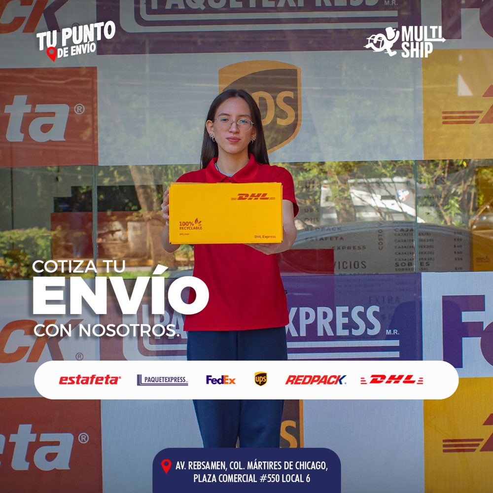 Colaboradora MultiShip cotizando un envío